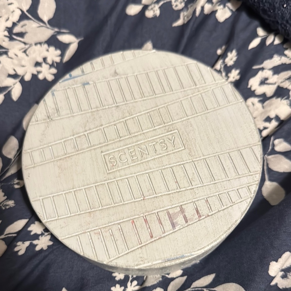 Scentsy Cream Textured stand